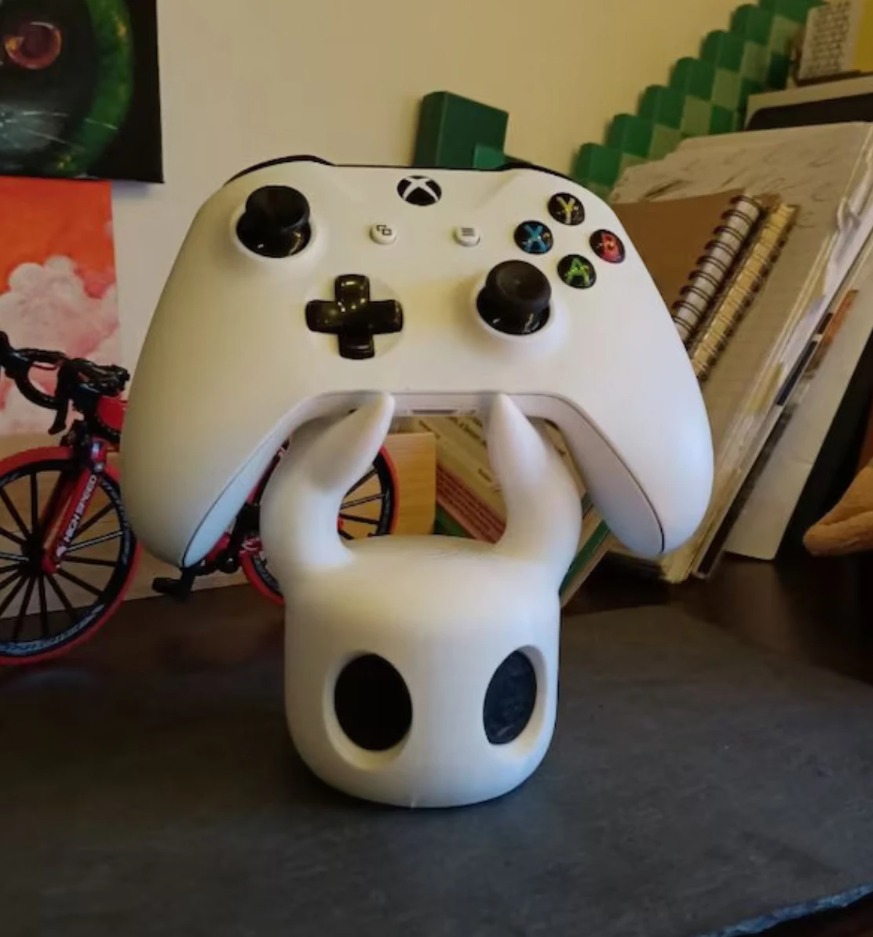 ゲームコントローラーゴーストディスプレイスタンド漫画デザイン - Gaming Console With のレビューと価格